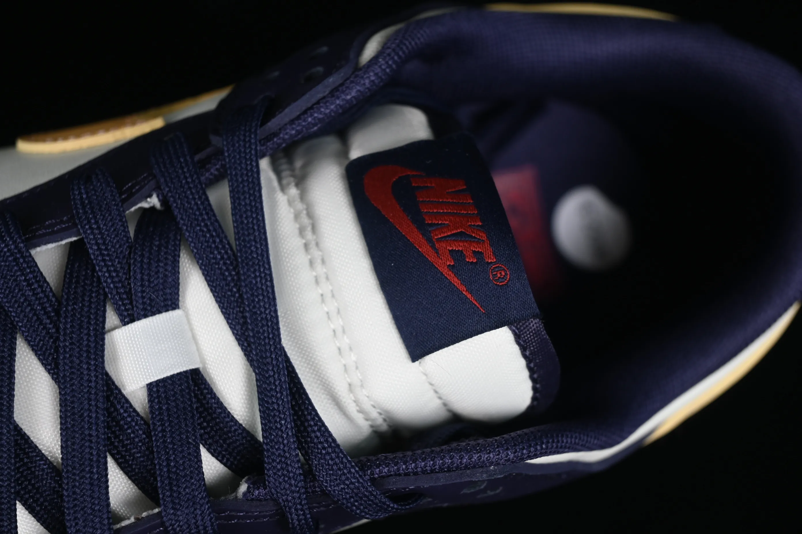 All Categories Nk SB Dunk Series Nk SB Dunk Low Low-top Casual Shoes Foreign Trade Version Nk Dunk Low Retro "Navy Blue" Purple Gold White SB Low-top Casual Shoes FV8106-181